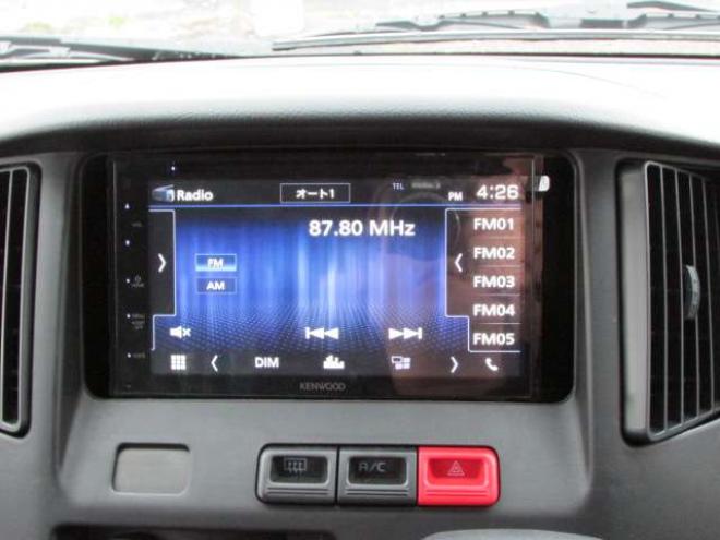 タウンエースバン1.5 GL 4WD　登録済未使用車/スマートアシスト/LEDヘッドライト/ベッドキット/MAD CROSS14インチホイール+ジオランダーX-AT/キーレス/アイドリングストップ/ディスプレイオーディオ 登録済未使用車 1500