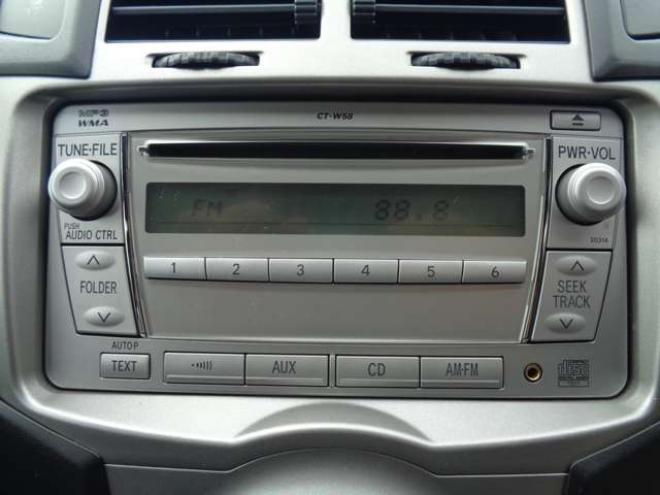 ヴィッツ1.3 F　FF　キーレス　純正CDオーディオ 2WD 1300