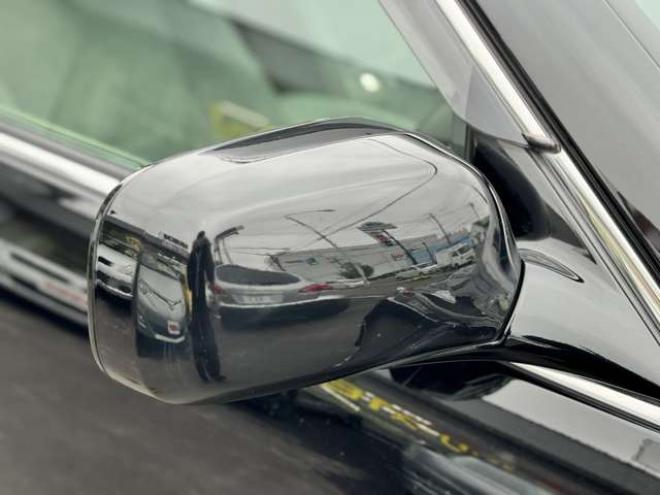 クラウンロイヤル 2.5 ロイヤルエクストラ Four 4WD　キーレス・電動格納ミラー(ヒーテッドミラー)・純正オーディオ・オートエアコン・ETC・パワーランバーサポート・レーダー探知機・革ステアリング・ECTボタン 2500