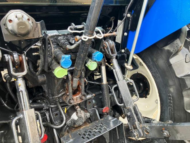 トラクターニューホランド　中古　T4.75