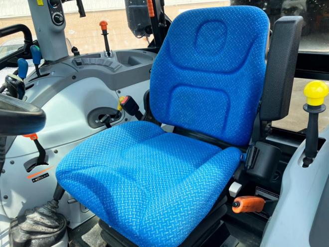 トラクターニューホランド　中古　T4.75