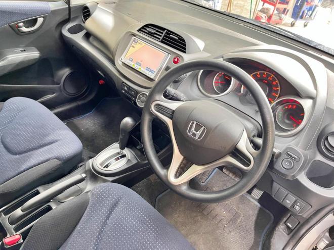 フィット1.3G 4WD 5年保証 ナビTV Bカメ 自社認証工場 車検整備2年付 修復歴無 寒冷地仕様 禁煙