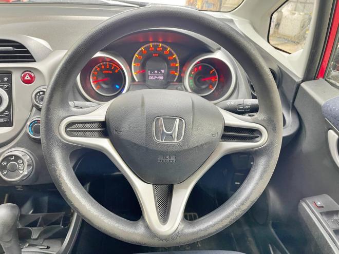 フィット1.3G 4WD 5年保証 夏冬タイヤ 自社認証工場 車検整備2年付 修復歴無 寒冷地仕様 禁煙