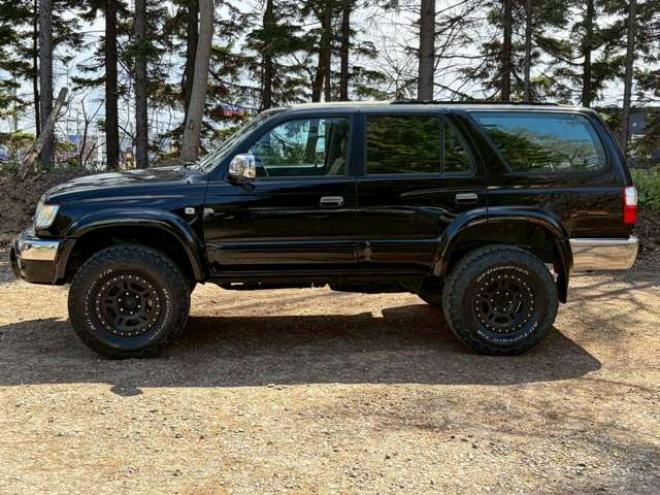 ハイラックスサーフ2.7 SSR-X Vセレクション 4WD　社外ナビ　バックカメラ　リフトアップ　社外アルミホイール　エアコン　ETC　ドライブレコーダー　パワステ　パワーウィンドウ　ABS　キーレスエントリー　ルーフレール 2700
