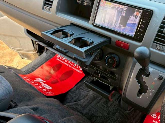 ハイエースコミューター 2.5 GL ディーゼルターボ 4WD　社外アルミ　パワステ　パワーウィンドウ　キーレスエントリー　ETC　ドライブレコーダー　片側電動スライドドア　後席モニタ　TV　ナビ　バックカメラ　エアコン　ABS　横滑り防止装置　全塗装済 2500