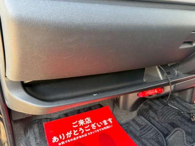 ハイエースコミューター 2.5 GL ディーゼルターボ 4WD　社外アルミ　パワステ　パワーウィンドウ　キーレスエントリー　ETC　ドライブレコーダー　片側電動スライドドア　後席モニタ　TV　ナビ　バックカメラ　エアコン　ABS　横滑り防止装置　全塗装済 2500