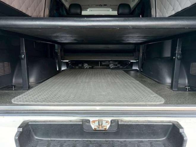 ハイエースバン3.0 スーパーGL ロング ディーゼルターボ 4WD　社外ナビ　地デジ　バックカメラ　ベットキット　ETC　記録簿　パワステ　パワーウィンドウ　エアコン　キーレスエントリー　盗難防止装置　ABS 3000
