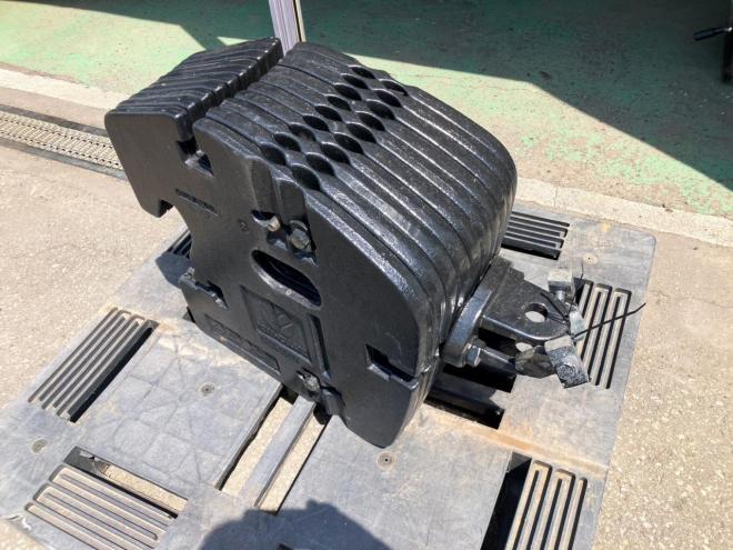 農機補助部品ニューホランド　中古　トラクターウェイト　45kg×10枚　農機具