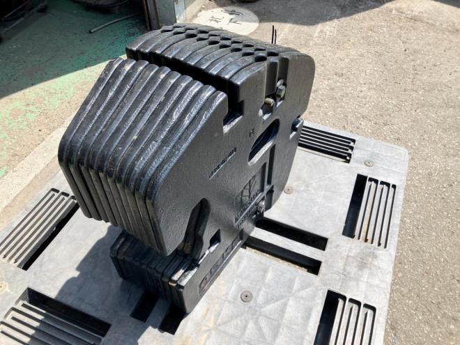 農機補助部品ニューホランド　中古　トラクターウェイト　45kg×10枚　農機具