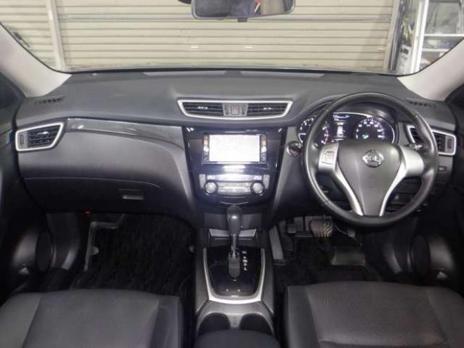 エクストレイル2.0 20X エマージェンシーブレーキパッケージ 2列車 4WD　ナビ・TV・Bluetooth・Bカメラ・LEDヘッド・プッシュスタート・LEDヘッドライト・エマブレ・クリアランスソナー・前席シートヒーター・レーンキープ 2000