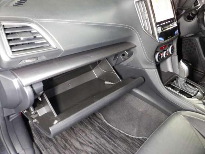 インプレッサスポーツ 2.0 i-L アイサイト 4WD　ブラックレザーセレクション　本州仕入れ　4WD　MOPナビ　B/T　TV　バックカメラ　ETC　クルコン　シートヒーター　レザーシート　衝突軽減　LEDヘッドライト　フォグランプ　ドアバイザー　スマートキー 2000