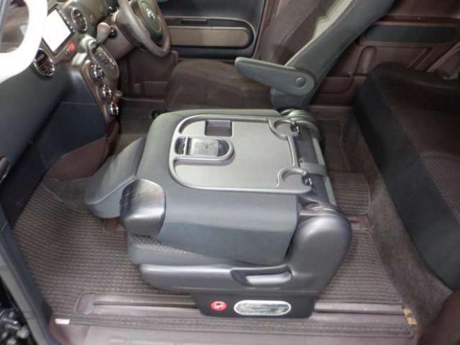 ポルテ1.5 F 4WD　本州仕入・ナビ・TV・Bカメラ・B/T・スマートキー・プッシュスタート・パワスラ・フォグランプ・ライトレベライザー・社外AW・社外エンスタ 1500