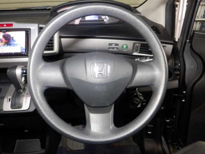 フリード1.5 G ジャストセレクション 4WD　本州仕入・ナビ・TV・B/T・Bカメラ・パワスラ・ワイパーデアイサー・ミラーヒーター・HID・ETC 1500