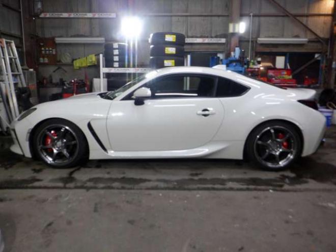 86GR86  2.4 RZ　ナビ・TV・B/T・Bカメラ・HKS車高調・SARDマフラー・LEDヘッドライト・ハーフレザー・シートヒーター・衝突軽減・ブラインドスポット・クルコン・レーンキープ・オートマチックハイビーム・クリアランスソナー 2WD 2400