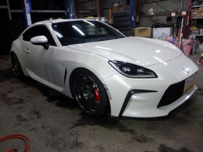 86GR86  2.4 RZ　ナビ・TV・B/T・Bカメラ・HKS車高調・SARDマフラー・LEDヘッドライト・ハーフレザー・シートヒーター・衝突軽減・ブラインドスポット・クルコン・レーンキープ・オートマチックハイビーム・クリアランスソナー 2WD 2400
