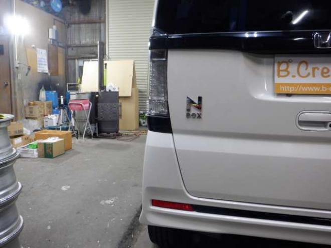 N-BOXカスタムG ターボ Lパッケージ 2トーンカラースタイル 4WD　本州仕入・後期型・ナビ・TV・Bカメラ・B/T・両側電動・クルコン・スマートキー・プッシュスタート・ターボ・HID・ベンチシート・フォグランプ・パドルシフト・前席シートヒーター・純正AW 660