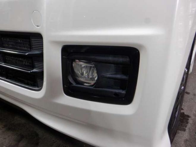 N-BOXカスタムG ターボ Lパッケージ 2トーンカラースタイル 4WD　本州仕入・後期型・ナビ・TV・Bカメラ・B/T・両側電動・クルコン・スマートキー・プッシュスタート・ターボ・HID・ベンチシート・フォグランプ・パドルシフト・前席シートヒーター・純正AW 660