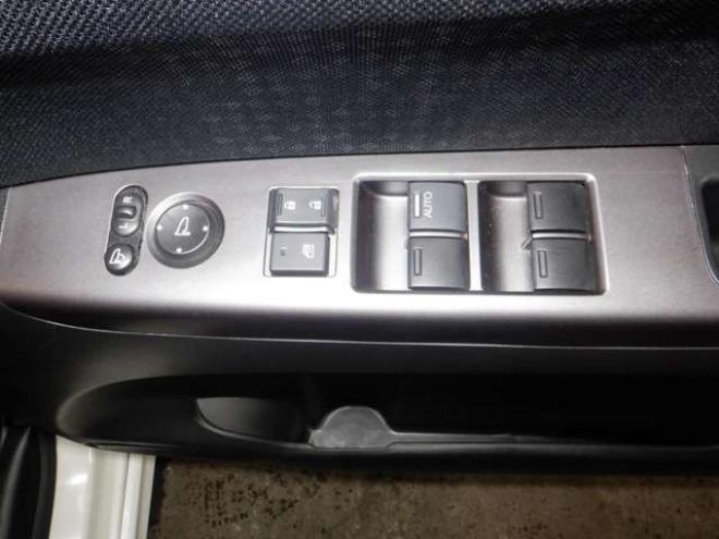 N-BOXカスタムG ターボ Lパッケージ 2トーンカラースタイル 4WD　本州仕入・後期型・ナビ・TV・Bカメラ・B/T・両側電動・クルコン・スマートキー・プッシュスタート・ターボ・HID・ベンチシート・フォグランプ・パドルシフト・前席シートヒーター・純正AW 660