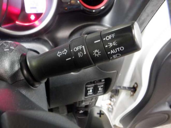 N-BOXカスタムG ターボ Lパッケージ 2トーンカラースタイル 4WD　本州仕入・後期型・ナビ・TV・Bカメラ・B/T・両側電動・クルコン・スマートキー・プッシュスタート・ターボ・HID・ベンチシート・フォグランプ・パドルシフト・前席シートヒーター・純正AW 660