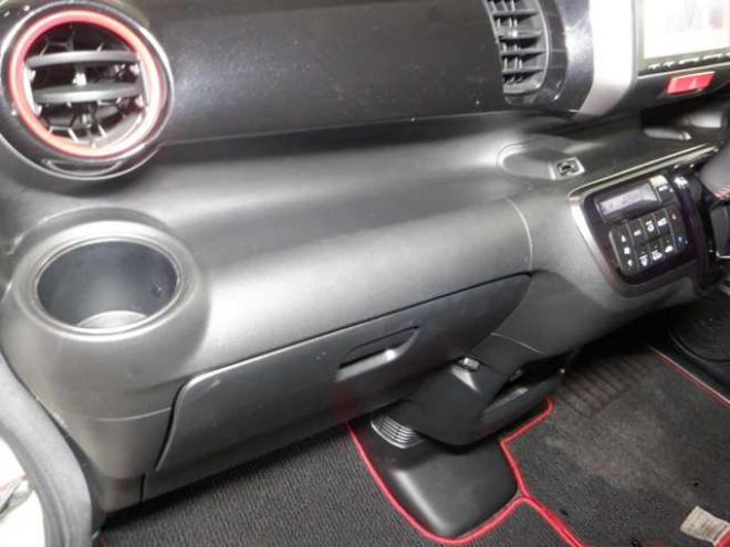 N-BOXカスタムG ターボ Lパッケージ 2トーンカラースタイル 4WD　本州仕入・後期型・ナビ・TV・Bカメラ・B/T・両側電動・クルコン・スマートキー・プッシュスタート・ターボ・HID・ベンチシート・フォグランプ・パドルシフト・前席シートヒーター・純正AW 660