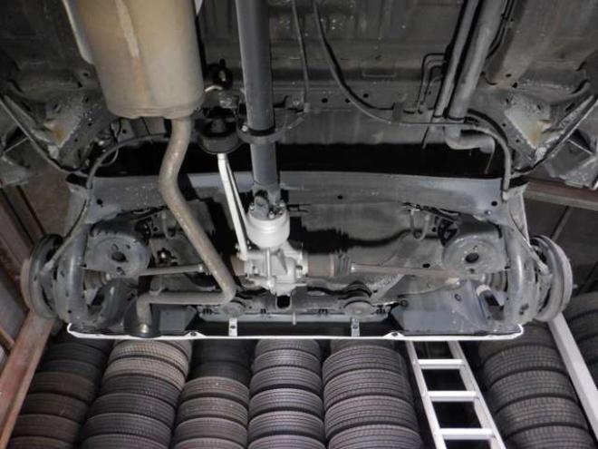N-BOXカスタムG ターボ Lパッケージ 2トーンカラースタイル 4WD　本州仕入・後期型・ナビ・TV・Bカメラ・B/T・両側電動・クルコン・スマートキー・プッシュスタート・ターボ・HID・ベンチシート・フォグランプ・パドルシフト・前席シートヒーター・純正AW 660