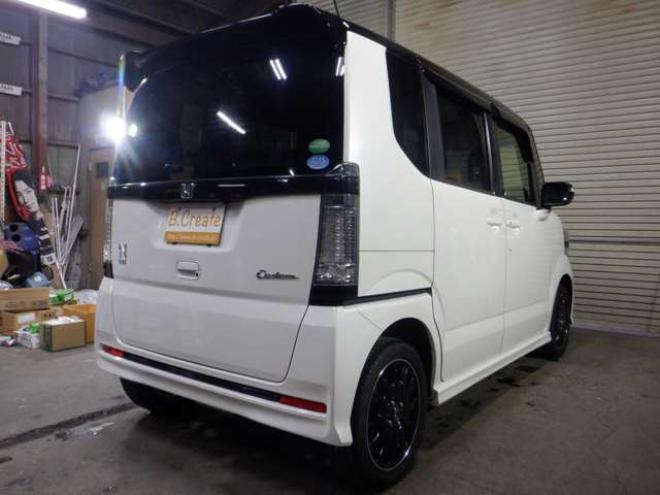 N-BOXカスタムG ターボ Lパッケージ 2トーンカラースタイル 4WD　本州仕入・後期型・ナビ・TV・Bカメラ・B/T・両側電動・クルコン・スマートキー・プッシュスタート・ターボ・HID・ベンチシート・フォグランプ・パドルシフト・前席シートヒーター・純正AW 660