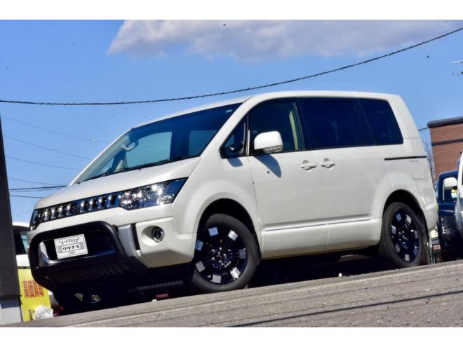 デリカD:5　4WD　Dパワーパッケージ　新車外し18インチアルミ／タイヤ　新品フロントガード　両側パワースライドドア
