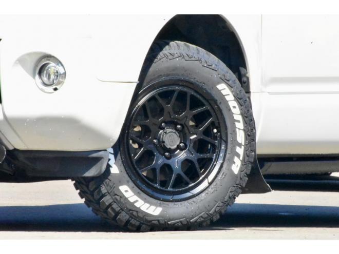 デリカD:5　4WD　Dプレミアム　本州仕入　ワンオーナー　新品タイヤ／１６インチアルミ　社外電動ステップ（両側）　パワーバックドア　ロックフォードサウンド
