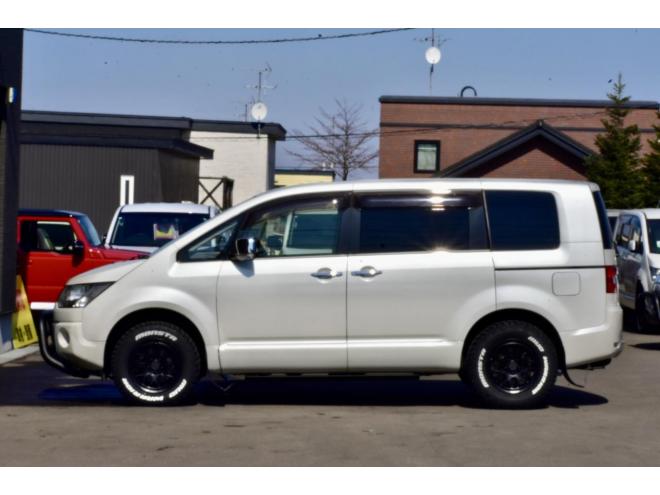 デリカD:5　4WD　Dプレミアム　本州仕入　ワンオーナー　新品タイヤ／１６インチアルミ　社外電動ステップ（両側）　パワーバックドア　ロックフォードサウンド