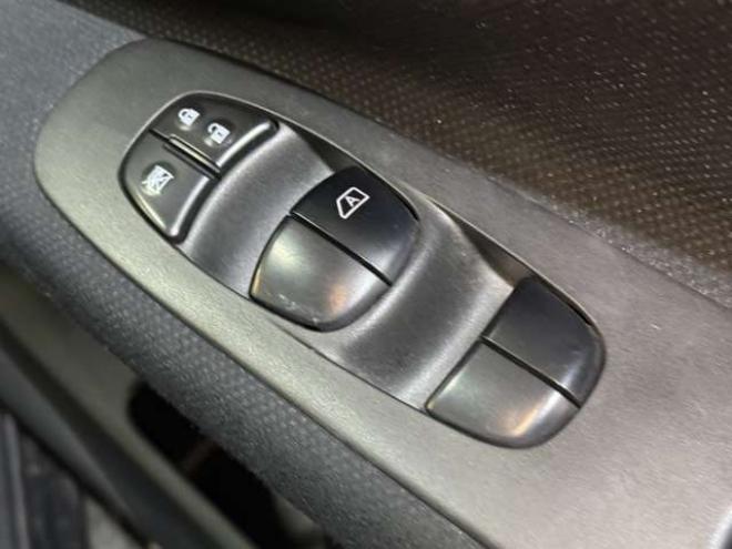 セレナ2.0 ハイウェイスター Vセレクション+Safety アドバンストセーフティ パッケージ 4WD　両側Pスライド　ナビ　TV　Bluetooth 2000