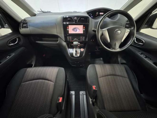 セレナ2.0 ハイウェイスター Vセレクション+Safety アドバンストセーフティ パッケージ 4WD　両側Pスライド　ナビ　TV　Bluetooth 2000