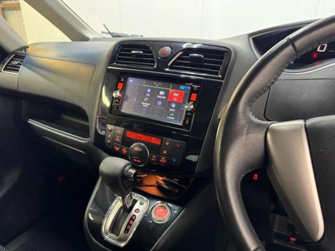 セレナ2.0 ハイウェイスター Vセレクション+Safety アドバンストセーフティ パッケージ 4WD　両側Pスライド　ナビ　TV　Bluetooth 2000
