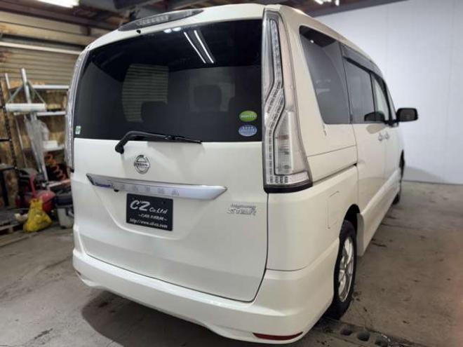 セレナ2.0 ハイウェイスター 4WD　ナビ　TV　Bluetooth　Bカメラ　Pスライド　エマージェンシーB 2000