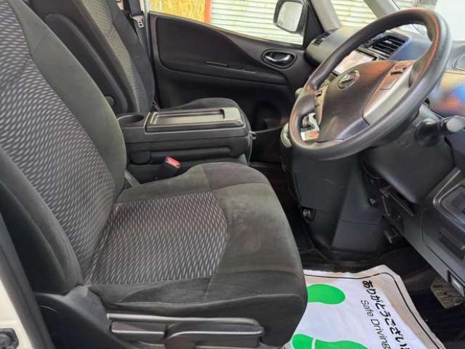 セレナ2.0 ハイウェイスター 4WD　ナビ　TV　Bluetooth　Bカメラ　Pスライド　エマージェンシーB 2000