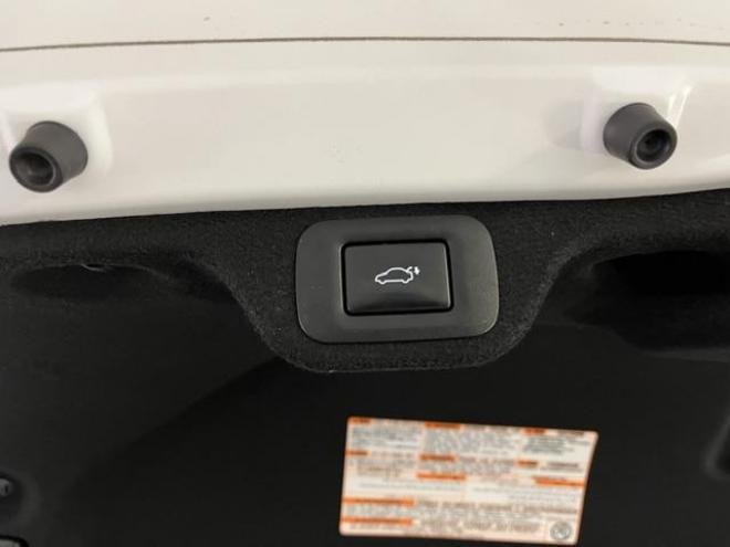 クラウンクロスオーバーＲＳアドアンスド　本州仕入　ワンオーナー　寒冷地仕様　モデリスタスポイラー　リアサポートＰＫＧ　電動サンルーフ　ヘッドアップディスプレイ　純正２１インチＡＷ　社外１８ＡＷ＋スタッドレスタイヤ付　デジタルインナーミラー 4WD 2400 5Dr