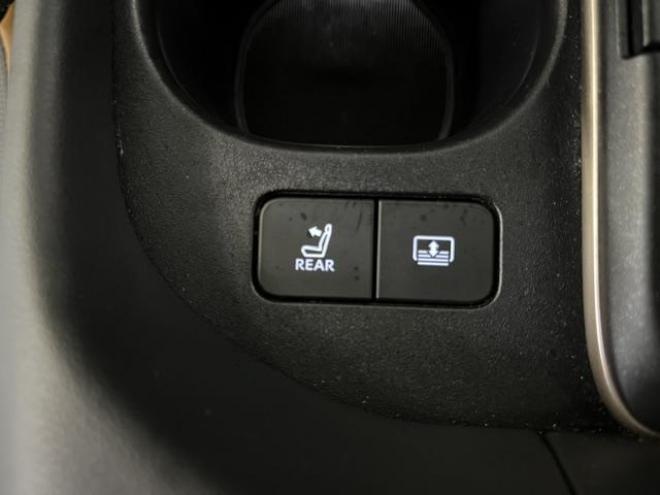 クラウンクロスオーバーＲＳアドアンスド　本州仕入　ワンオーナー　寒冷地仕様　モデリスタスポイラー　リアサポートＰＫＧ　電動サンルーフ　ヘッドアップディスプレイ　純正２１インチＡＷ　社外１８ＡＷ＋スタッドレスタイヤ付　デジタルインナーミラー 4WD 2400 5Dr