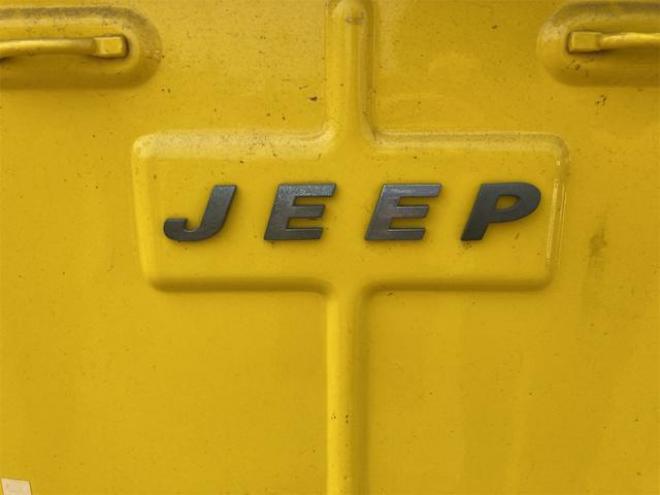 ジープ　ガソリン　２４００　　バケットシート　フルオープン　ロールバー　リフトアップ　社外アル　ミハンドル　マニュアル車 4WD 2400 2Dr