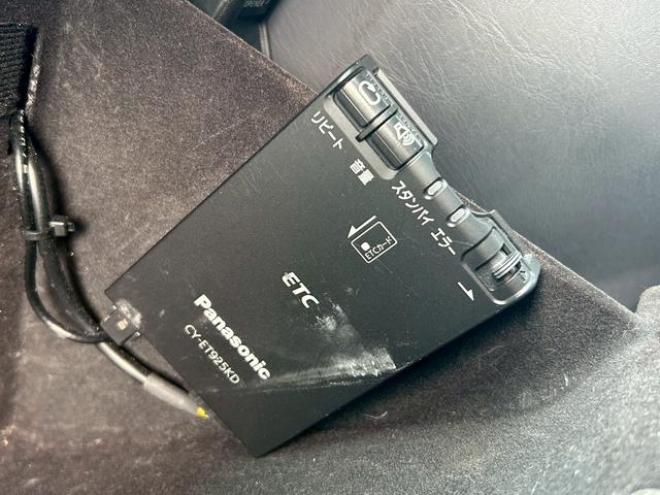 クラウンロイヤルサルーンＦｏｕｒ　キーレス　エアコン　ＡＢＳ　パワーシート　テレビ　オートクルーズコントロール　ＥＴＣ 2WD 3000 4HTDr