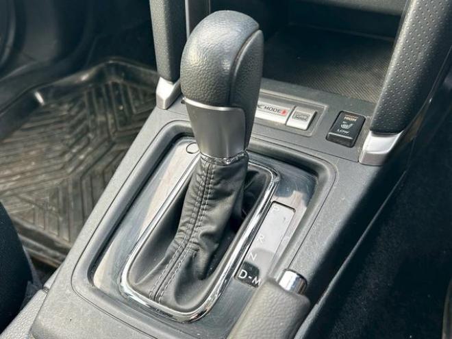フォレスター２．０ｉ－Ｌ　アイサイト　４ＷＤ　社外ナビ　社外テレビ　パドルシフ　エックスモード付き　アイサイト 4WD 2000 5Dr