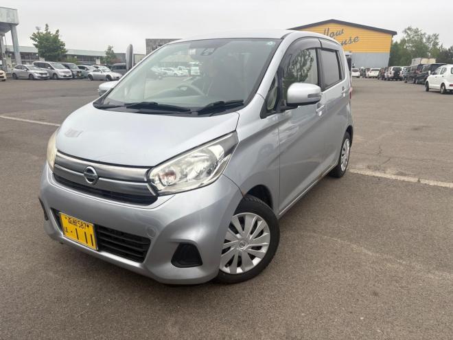 デイズエキサイティングプライス！車検8年12月 4WD 660 5Dr