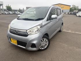 デイズ　エキサイティングプライス！車検8年12月 4WD 660 5Dr