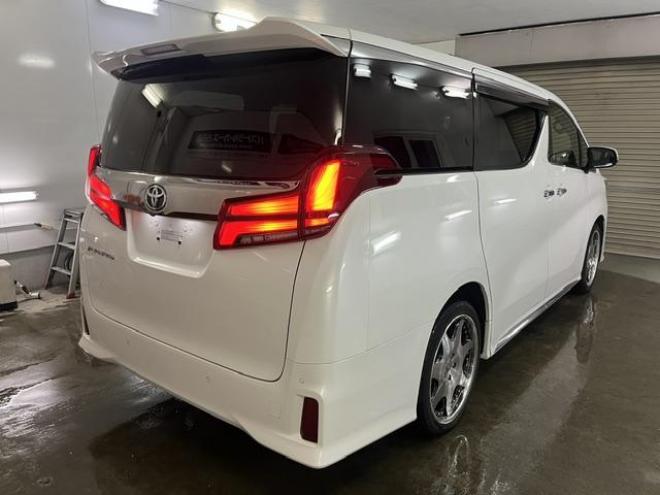 アルファードＳタイプゴールドⅡ　後期型　禁煙車　ＷＥＤＳ２０インチＡＷ　社外１７ＡＷ＋スタッドレスタイヤ　シーケンシャルウィンカー　ドラレコ付デジタルルームミラー　両側パワースライドドア　パワーバックドア　純正フリップダウンモニター 4WD 2500 5Dr