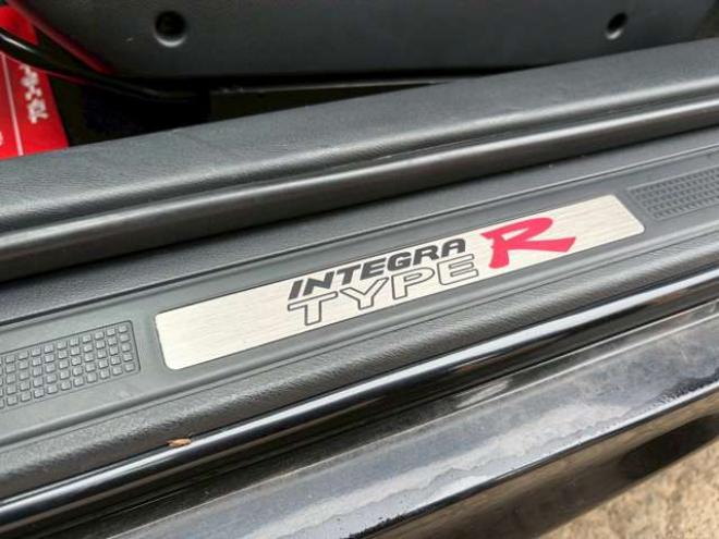 インテグラタイプR　2.0　ワンオーナー　レカロシート　パワステ　パワーウィンドウ　純正アルミホイール　ABS　キーレスエントリー　横滑り防止装置　エアコン　盗難防止装置 2WD 2000