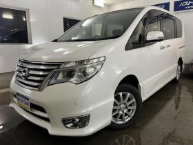 セレナ　ハイウェイスター　アドバンス　セーフティＰＫＧ　本州仕入　禁煙車　寒冷地仕様　フリップダウンモニター　アルパインナビ　地デジ　ＤＶＤ再生　Ｂｌｕｅｔｏｏｔｈオーディオ　バックカメラ　エンジンスターター　衝突軽減システム　車線逸脱警報　前後ソナー 4WD 2000 5Dr
