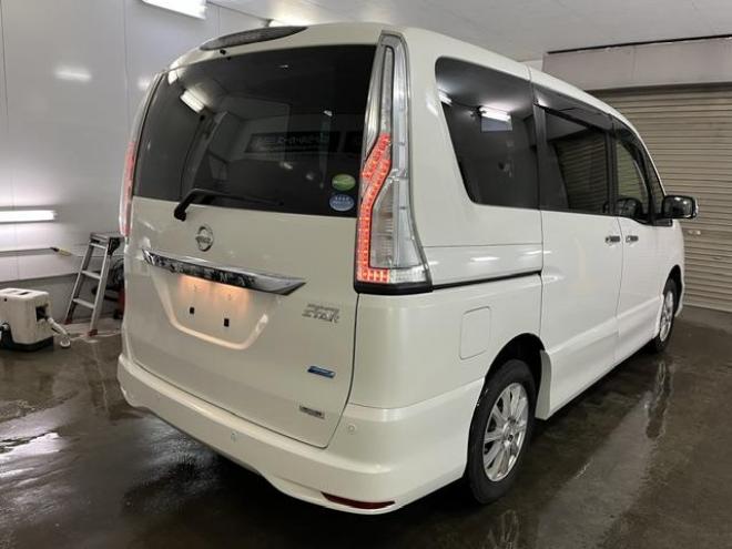 セレナハイウェイスター　アドバンス　セーフティＰＫＧ　本州仕入　禁煙車　寒冷地仕様　フリップダウンモニター　アルパインナビ　地デジ　ＤＶＤ再生　Ｂｌｕｅｔｏｏｔｈオーディオ　バックカメラ　エンジンスターター　衝突軽減システム　車線逸脱警報　前後ソナー 4WD 2000 5Dr
