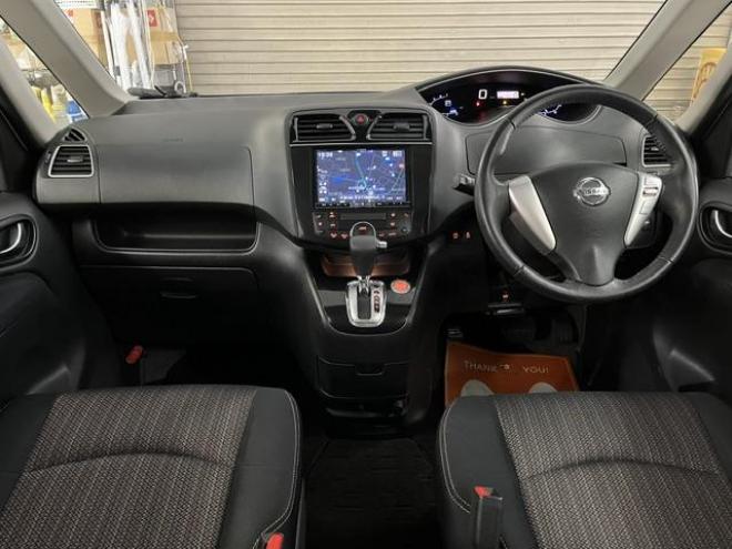 セレナハイウェイスター　アドバンス　セーフティＰＫＧ　本州仕入　禁煙車　寒冷地仕様　フリップダウンモニター　アルパインナビ　地デジ　ＤＶＤ再生　Ｂｌｕｅｔｏｏｔｈオーディオ　バックカメラ　エンジンスターター　衝突軽減システム　車線逸脱警報　前後ソナー 4WD 2000 5Dr
