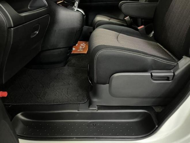 セレナハイウェイスター　アドバンス　セーフティＰＫＧ　本州仕入　禁煙車　寒冷地仕様　フリップダウンモニター　アルパインナビ　地デジ　ＤＶＤ再生　Ｂｌｕｅｔｏｏｔｈオーディオ　バックカメラ　エンジンスターター　衝突軽減システム　車線逸脱警報　前後ソナー 4WD 2000 5Dr
