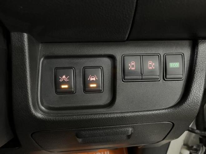 セレナハイウェイスター　アドバンス　セーフティＰＫＧ　本州仕入　禁煙車　寒冷地仕様　フリップダウンモニター　アルパインナビ　地デジ　ＤＶＤ再生　Ｂｌｕｅｔｏｏｔｈオーディオ　バックカメラ　エンジンスターター　衝突軽減システム　車線逸脱警報　前後ソナー 4WD 2000 5Dr