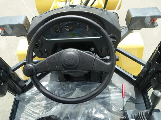 ホイールローダコマツ WA80-8　バケット容量0.9m3