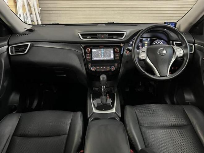 エクストレイル２０Ｘ　ブラックエクストリーマＸ　本州仕入　禁煙車　寒冷地仕様　パワーバックドア　全方位アラウンドビューモニター　社外１７インチＡＷ　純正１７ＡＷ＋スタッドレスタイヤ付　純正ナビ　フルセグ地デジ　ＤＶＤ再生　Ｂｌｕｅｔｏｏｔｈ対応 4WD 2000 5Dr